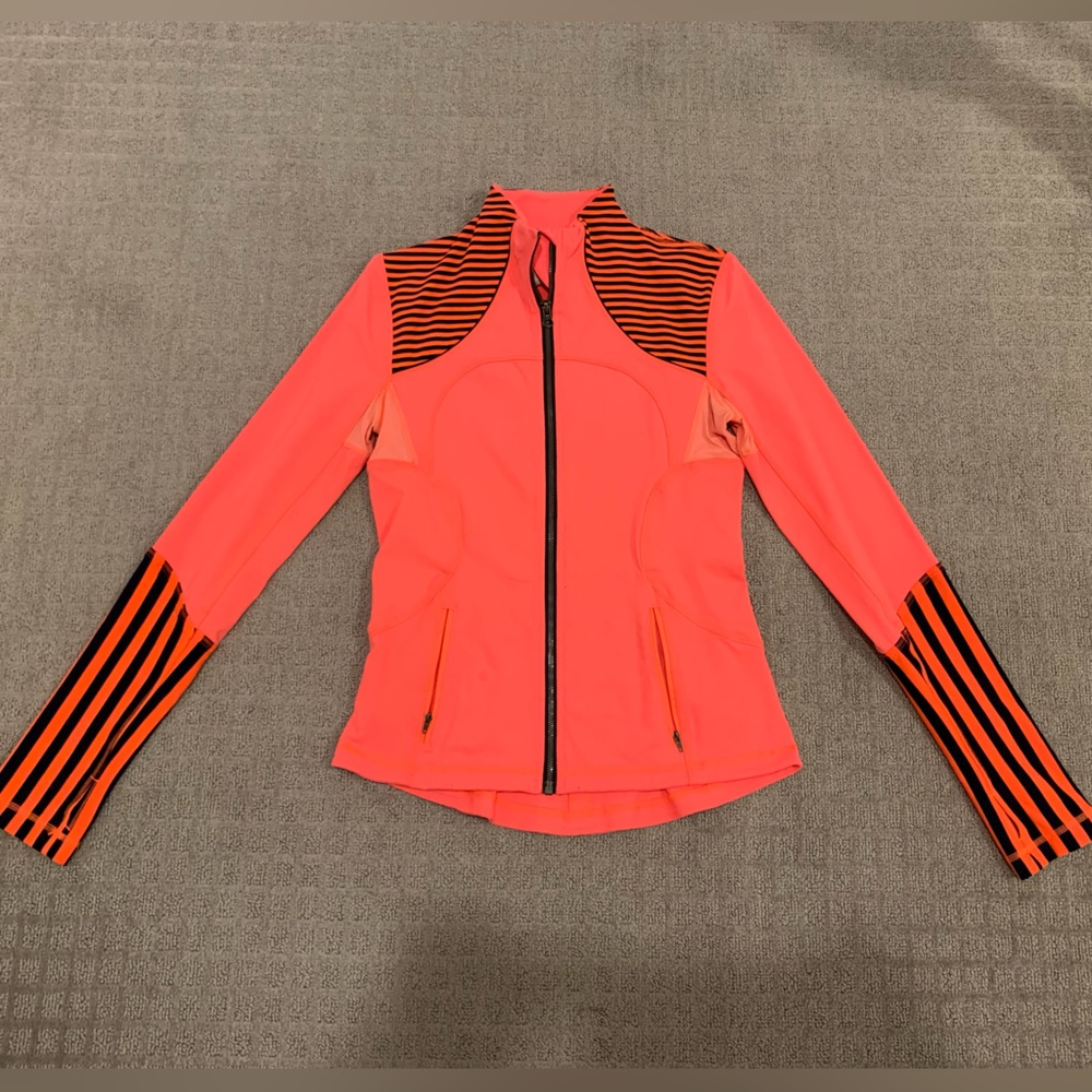 lulu lemon zip up size 8